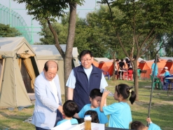 [마포구 동정] 3대가 함께하는 가족환경캠프 방문