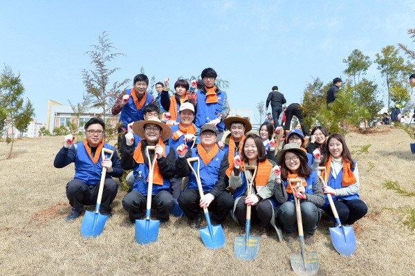 “aT, 환경 aT 나무심기”행사 가져
