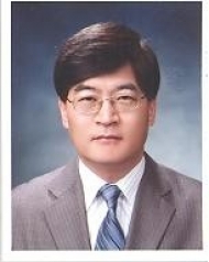 박대통령, 신임 환경부 장관에 조경규 임명…“경제관료 출신 철회하라” 반발