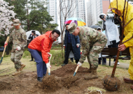 용산구, 나무 심기·나눠주기 행사