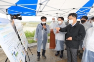 농식품부장관, 전북 익산시저탄소 벼 생산단지 및 저수지 환경점검