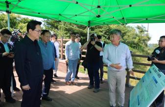 정황근 농식품부 장관, 강원 강릉 여름배추 밭 방문, 배추 생육상태 등 점검