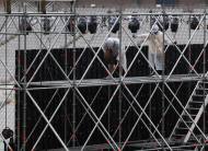 폭우 속 진행된 잼버리 K-POP 콘서트 무대 환경 설치...작업장 ‘위험천만‘
