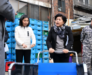 김영옥 시의원 폐지수집 어르신 활동 현장방문...안전물품 지원 점검 및 현장과 소통 강화