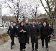 용산구청장, 제106주년 3.1절 효창공원 의열사 묘역 참배