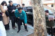 박강수 마포구청장, 봄맞이 도로 환경 점검 ‘안전한 보행환경 강조’