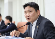 허훈 의원, "정책 바뀐지가 언젠데...‘원전 줄이기’스티커 부착 버스, 여전히 달리고 있어"