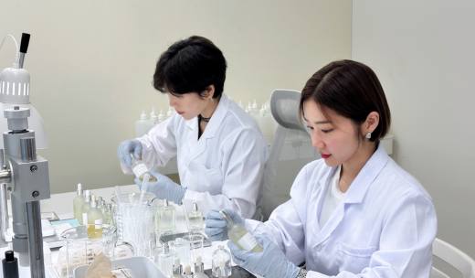  지구공동체를 위한 친환경 K-향수의 진화 ... 라잔(RAZAN) 니치향수, 라잔정 대표를 만나다