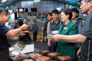 이순희 강북구청장, 추석 명절 맞아 전통시장 순회