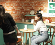 스타벅스, ‘프렌즈’ 효과 톡톡...스토리로 추억과 트렌드 다 잡았다