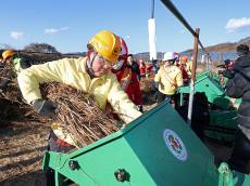 태우던 영농부산물, 이제는 파쇄로…산불·미세먼지 줄이는 새로운 농촌 실천