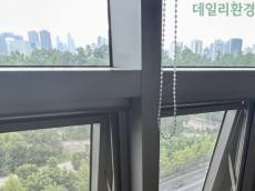 “에어컨 없이 여름 나기”… 전기 없이 실내 열기 낮추는 4가지 생활습관