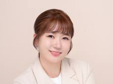 [유다연 생활문화 칼럼] 사람들은 머리를 바꾸러 온 것이 아니었다 ... 거울 너머, 사람들의 삶이 잠시 머물다 가는 공간